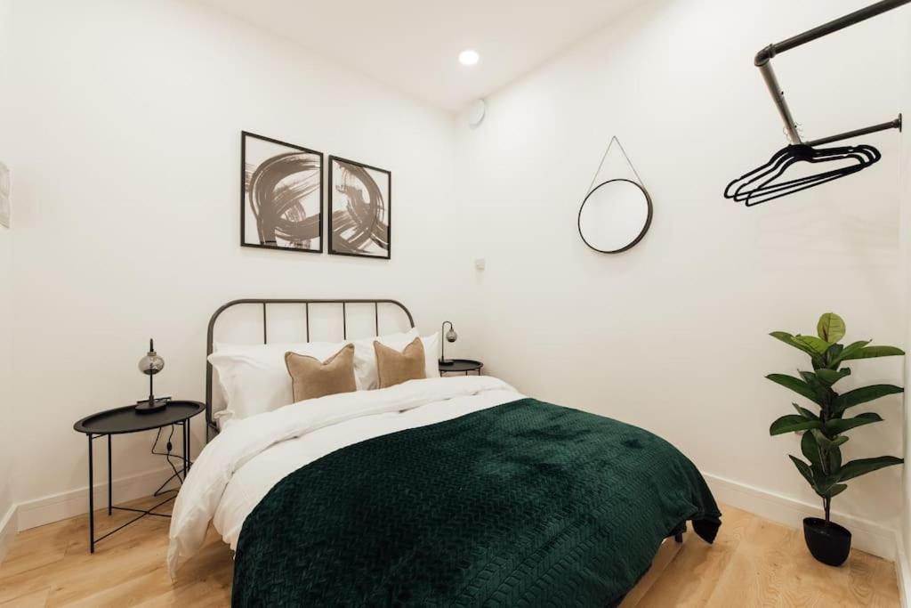 Stylish 2 Bedroom Flat In Ilford, London Buitenkant foto